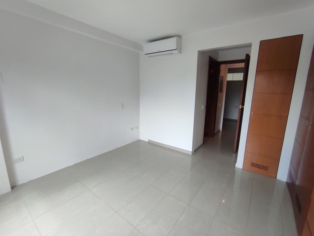 Venta apartamento en Los Bamb�es, La Boyera parte alta. Excelente conjunto ubicado en calle terminal con control de acceso, estricta seguridad. Zona muy tranquila con clima de monta�a y vistas panor�micas.