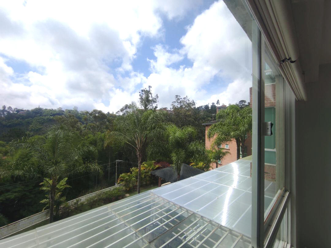 Venta apartamento en Los Bamb�es, La Boyera parte alta. Excelente conjunto ubicado en calle terminal con control de acceso, estricta seguridad. Zona muy tranquila con clima de monta�a y vistas panor�micas.