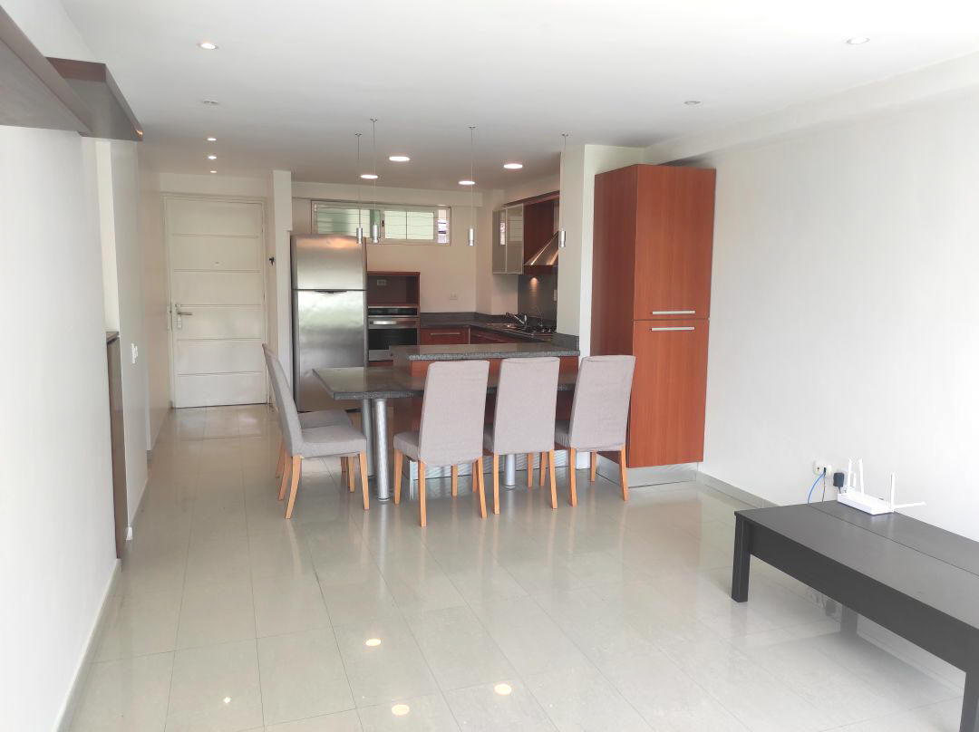 Venta apartamento en Los Bamb�es, La Boyera parte alta. Excelente conjunto ubicado en calle terminal con control de acceso, estricta seguridad. Zona muy tranquila con clima de monta�a y vistas panor�micas.