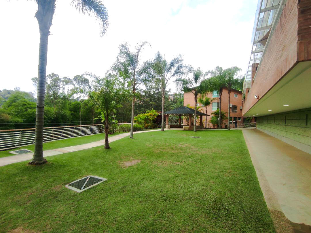 Venta apartamento en Los Bamb�es, La Boyera parte alta. Excelente conjunto ubicado en calle terminal con control de acceso, estricta seguridad. Zona muy tranquila con clima de monta�a y vistas panor�micas.