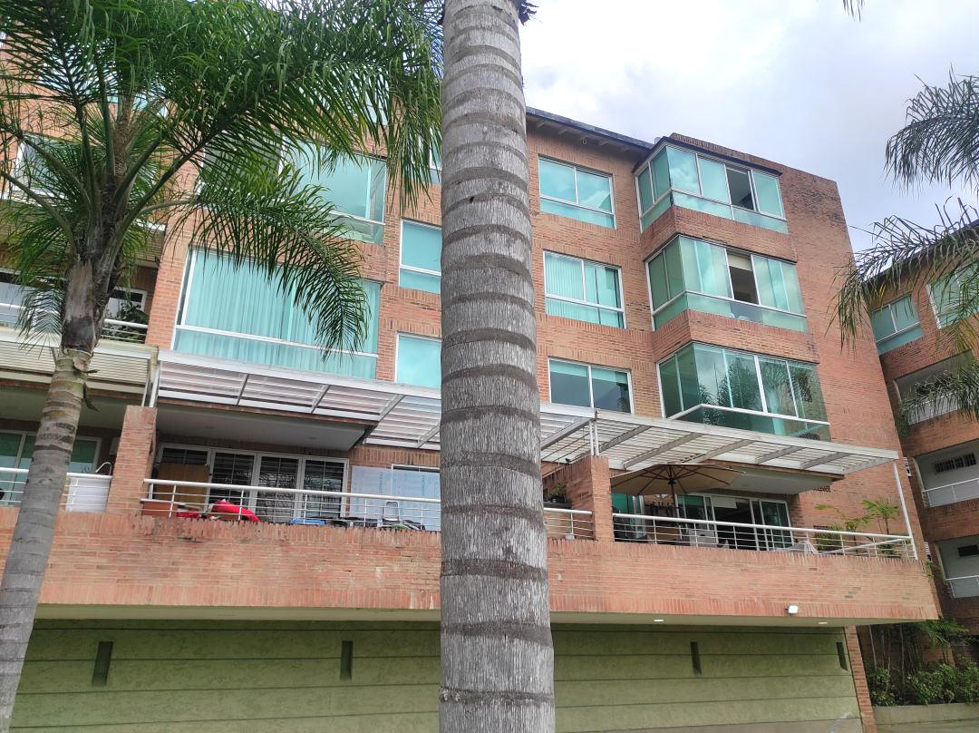 Venta apartamento en Los Bamb�es, La Boyera parte alta. Excelente conjunto ubicado en calle terminal con control de acceso, estricta seguridad. Zona muy tranquila con clima de monta�a y vistas panor�micas.