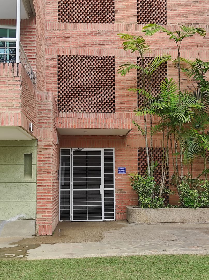 Venta apartamento en Los Bamb�es, La Boyera parte alta. Excelente conjunto ubicado en calle terminal con control de acceso, estricta seguridad. Zona muy tranquila con clima de monta�a y vistas panor�micas.