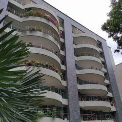 Venta o Alquiler apartamentos en el exclusivo conjunto "Paraso Los Chorros. Alquiler $9-11/m2 Venta $2.220/m2