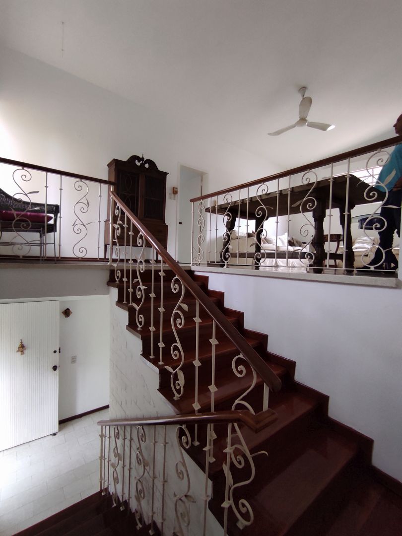 Venta Casa Santa Marta Caracas, frente al Centro Comercial. Inmuebles, compra, venta, alquiler, inversin, corredores, corretaje, asesores