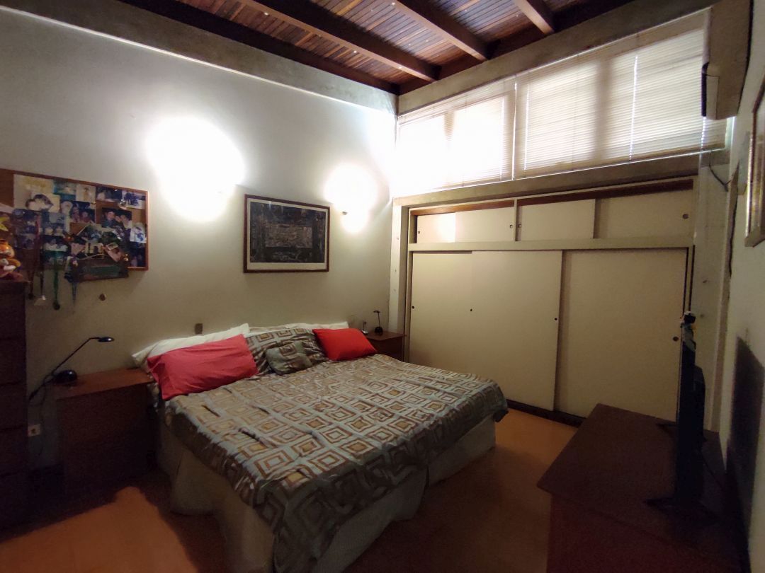 Venta Casa en Colinas de Santa Mnica, excelente oportunidad, edificacin de niveles, muy funcional, para remodelar, con vista sobre toda la ciudad.