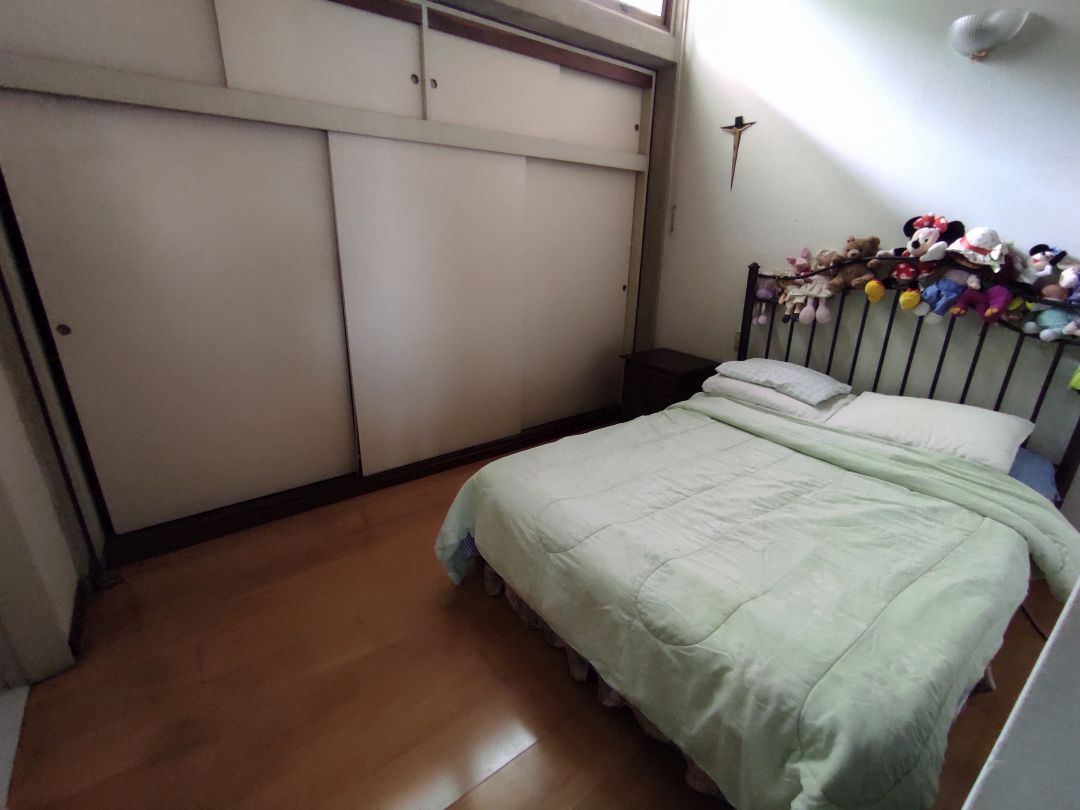 Venta Casa en Colinas de Santa Mnica, excelente oportunidad, edificacin de niveles, muy funcional, para remodelar, con vista sobre toda la ciudad.