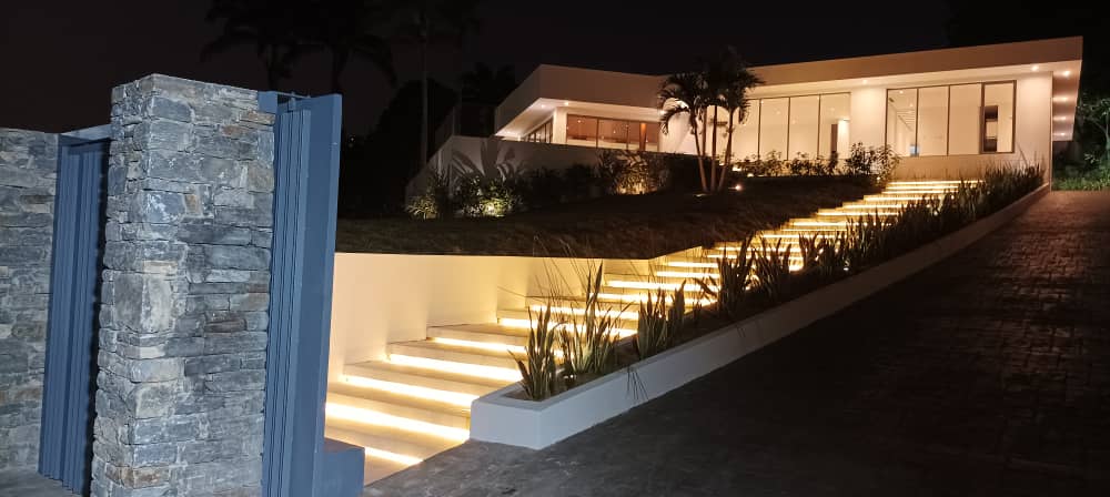 Venta Casa La Lagunita, Caracas, totalmente actualizada a estrenar, vista campos de golf