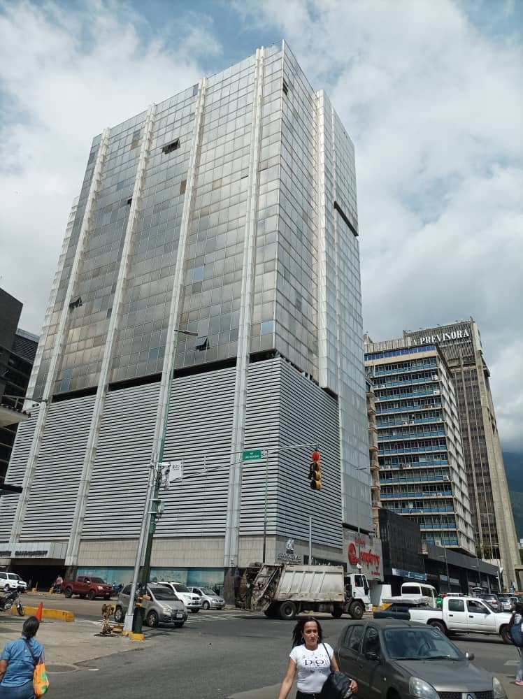 Oficina en Venta, 123 m2, Torre Banhorient, El Recreo, Ubicada en el corredor del Metro, al lado de la estacin Plaza Venezuela