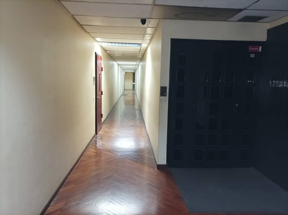 Oficina en Venta, 123 m2, Torre Banhorient, El Recreo, Ubicada en el corredor del Metro, al lado de la estacin Plaza Venezuela