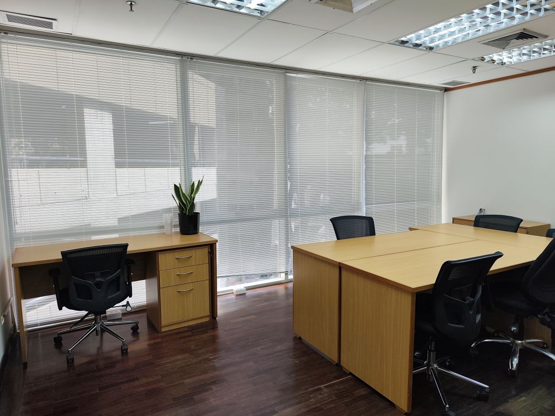 Edificio de Comercios y Oficinas a la Venta en Las Mercedes.10 pisos incluyendo stano con 27 puestos de estacionamiento. Precio de oportunidad en la zona de mayor revalorizacin de Caracas.