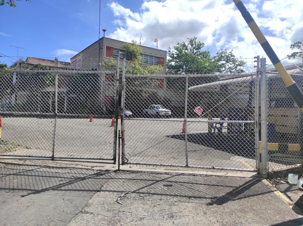 Se alquilan diferentes reas de galpones y depsitos, ubicados en el Sector Los Telares de la Zona Industrial de Ruiz Pineda.