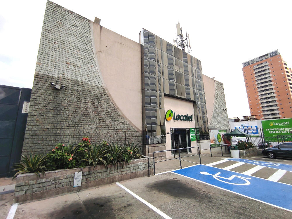 Venta de Local Comercial, muy bien distribu�do y proporcionado, funcionando. Excelente ubicaci�n y c�modo estacionamiento