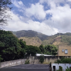 Alquiler apartamento Planta Baja, totalmente amoblado, en exclusivo conjunto Residencias Premiere Country, jard�n propio.